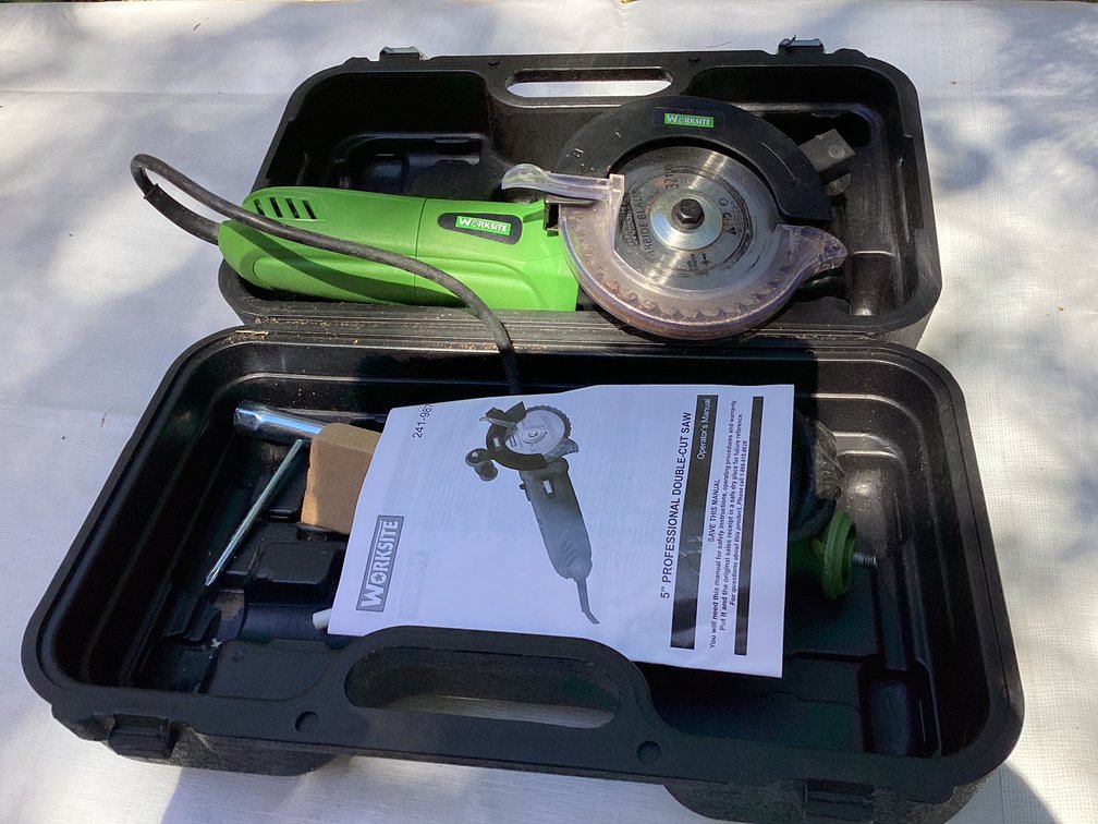 WORKSITE DOUBLE CUT 5” SAW IN CASE