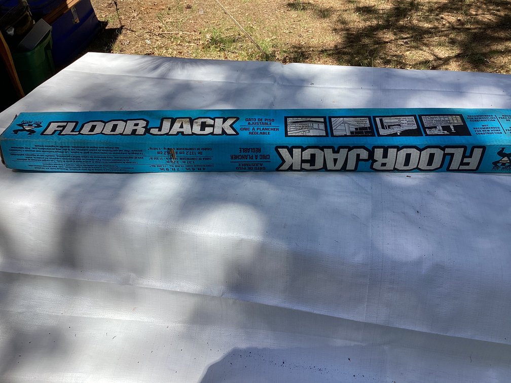 LARGE ADJUSTABLE FLOOR JACK  NEW IN BOX