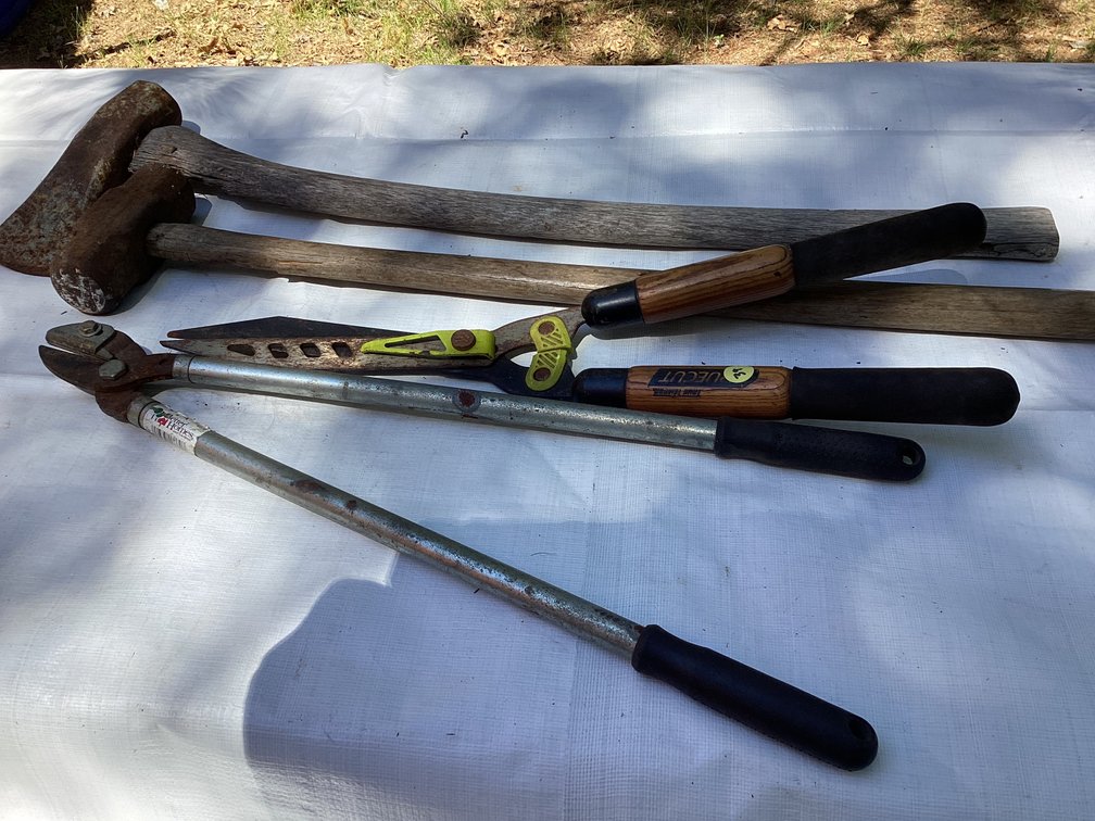AXE , SLEDGE HAMMER AND 2 BRUSH CLIPPERS
