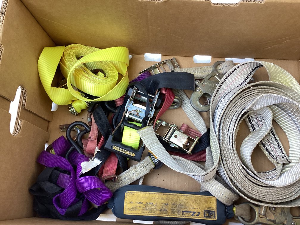 NUMEROUS RATCHET STRAPS