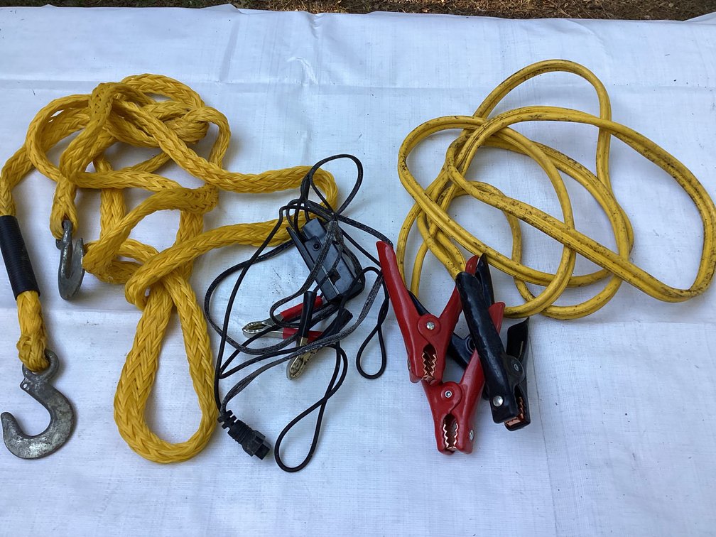 JUMPER CABLES AND PULL STRAP