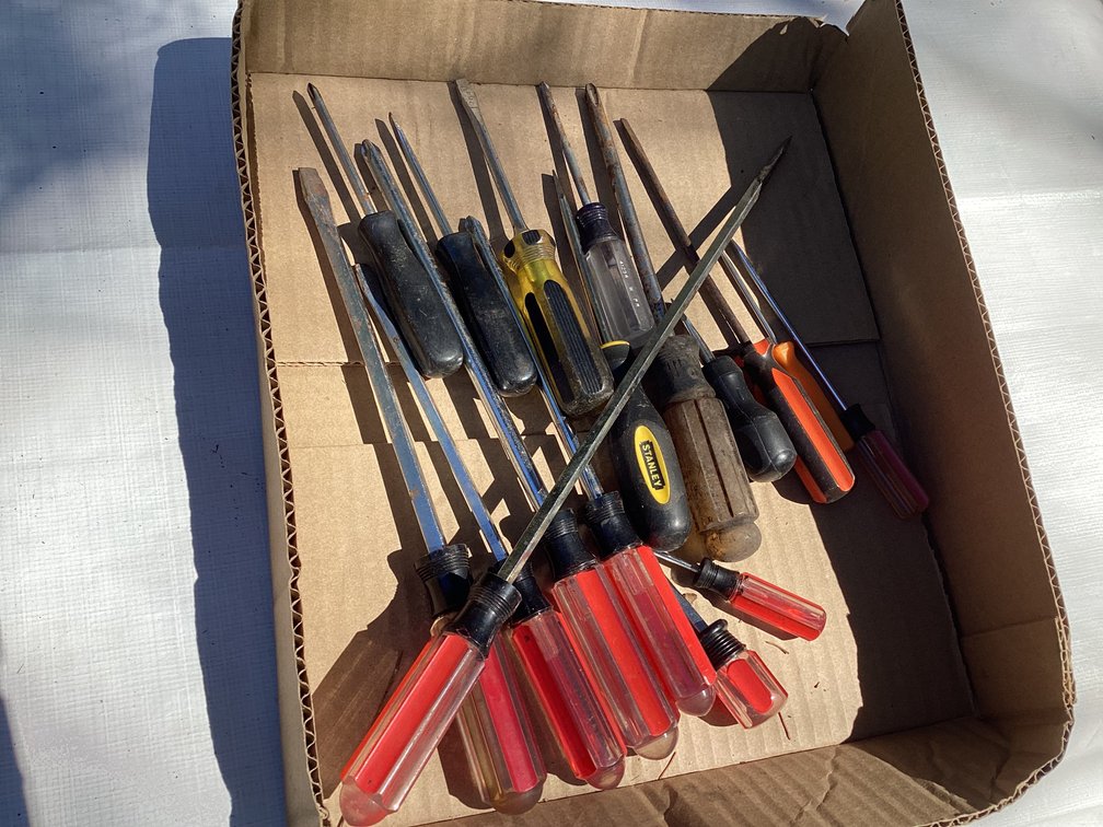 17 SCREW DRIVERS