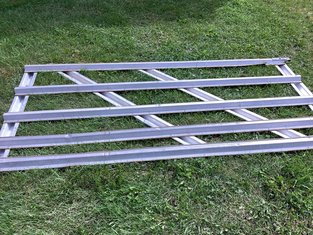 Farm gate 4’ x 8’ est.