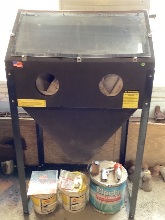 Sandy Jet pressure blaster Sand Blaster cabinet with abrasive and access - as shown