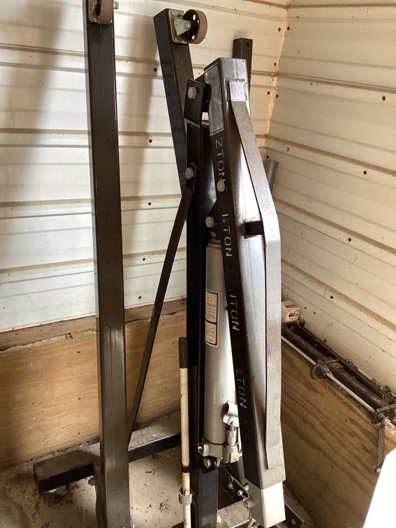 8 ton rail jack on motor lift. Used very little