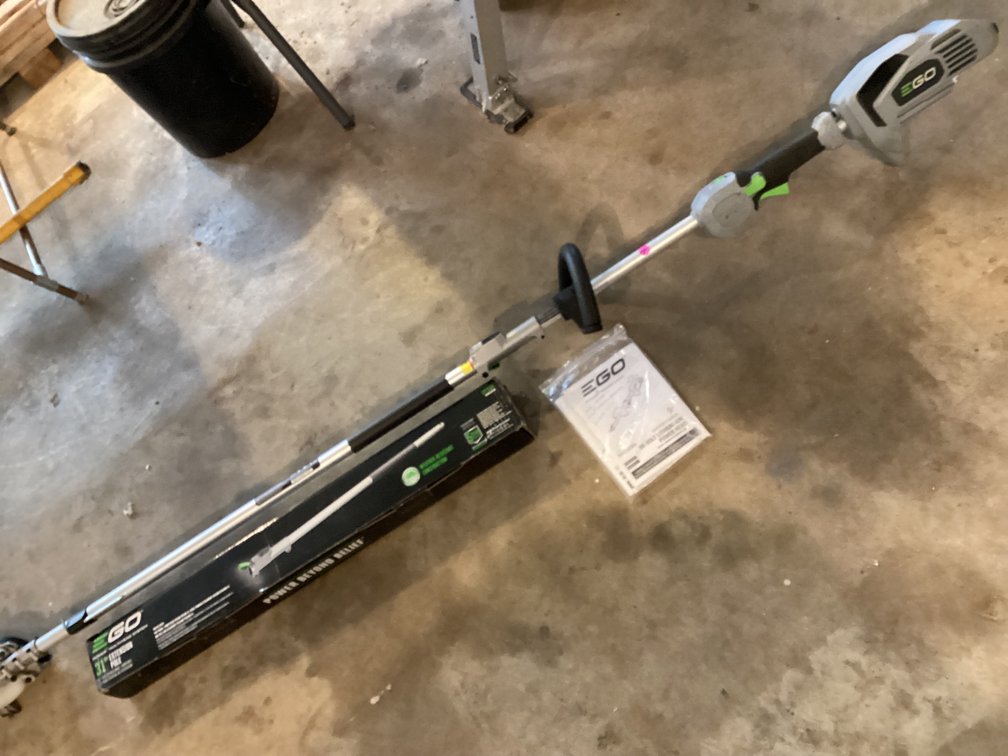 Ego tree trimmer with accs.   Very clean
