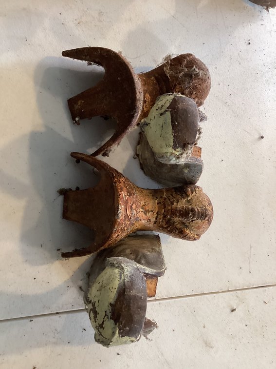 4 antique claw feet