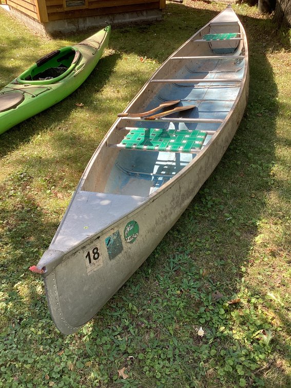 17’ Browning Apache canoe
