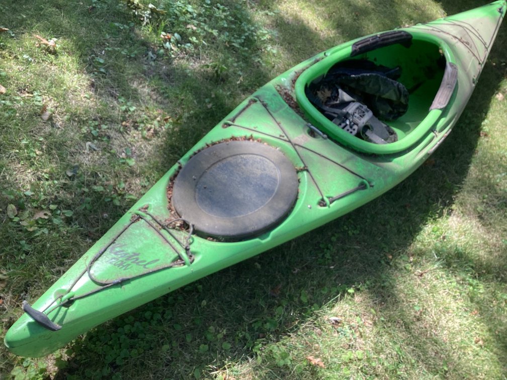 Kestrel 120 hv 11 1/2 ‘ kayak