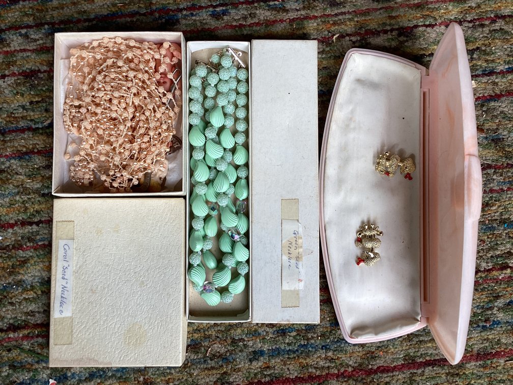 Antique jewery . Very nice condition.