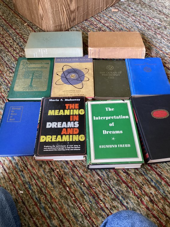 10 deep thought books