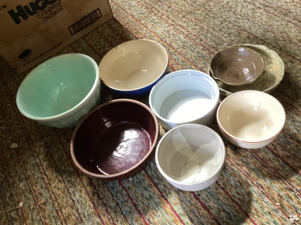 8 ceramic bowls