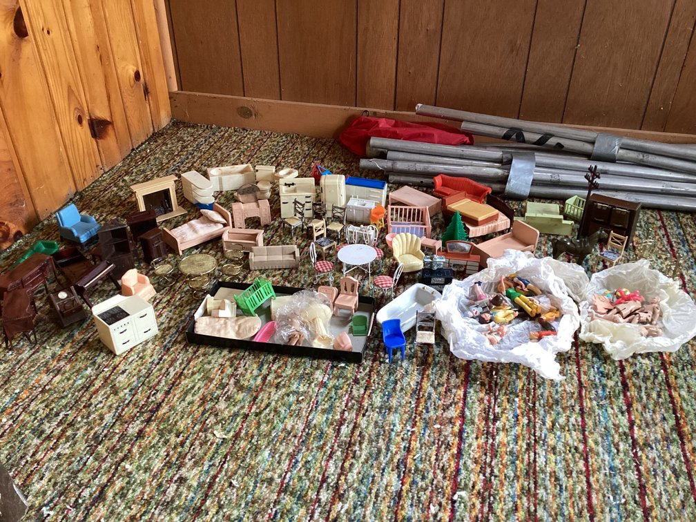 Nice old toy miniature furniture...dozens and dozens of items