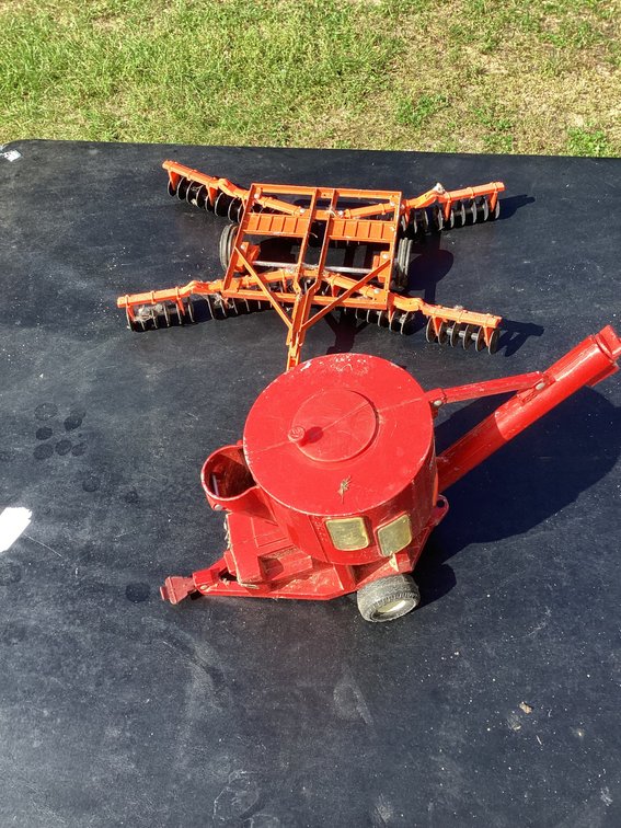 Ertl disc and grain auger