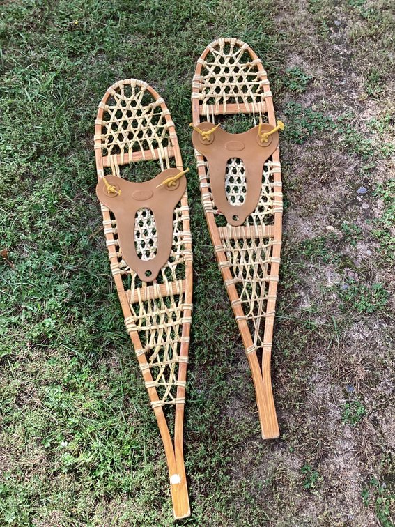 Tubbs snow shoes 10 x 462