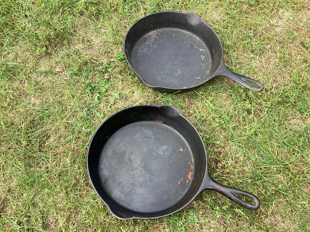 10 1/2 Griswold cast iron pan and 10 inch Favorite Piqu wear cast iron pan