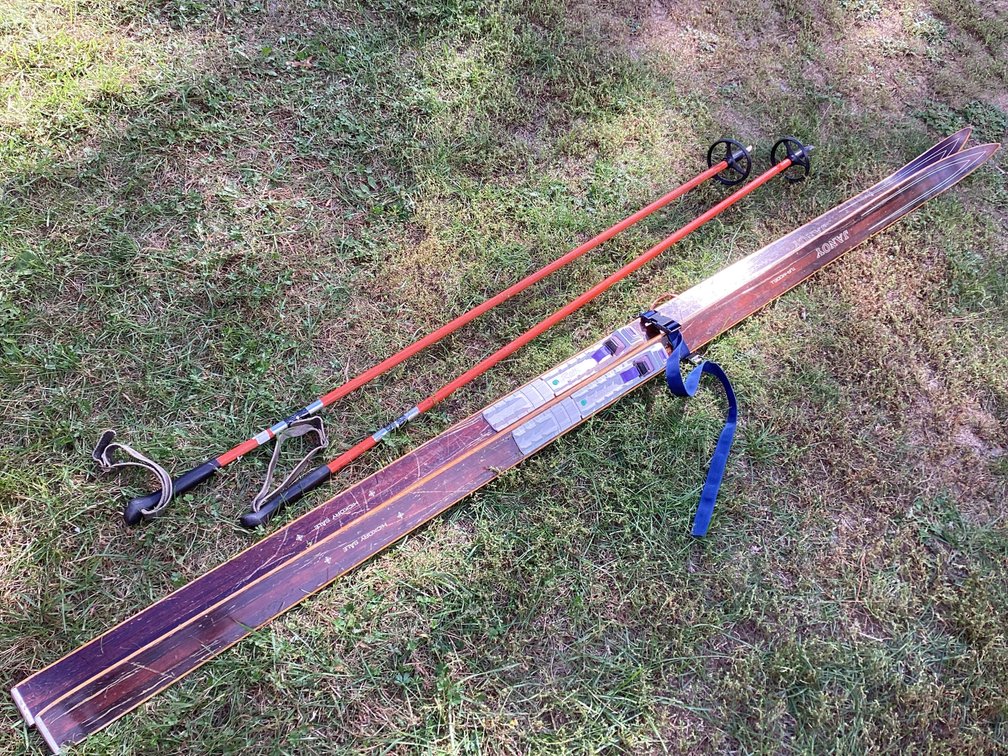 Janay hickory Cross Country skis size 210 with poles