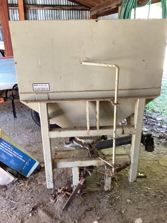 Sure Feed Broadcaster. HERA brand . Broadcast feeder