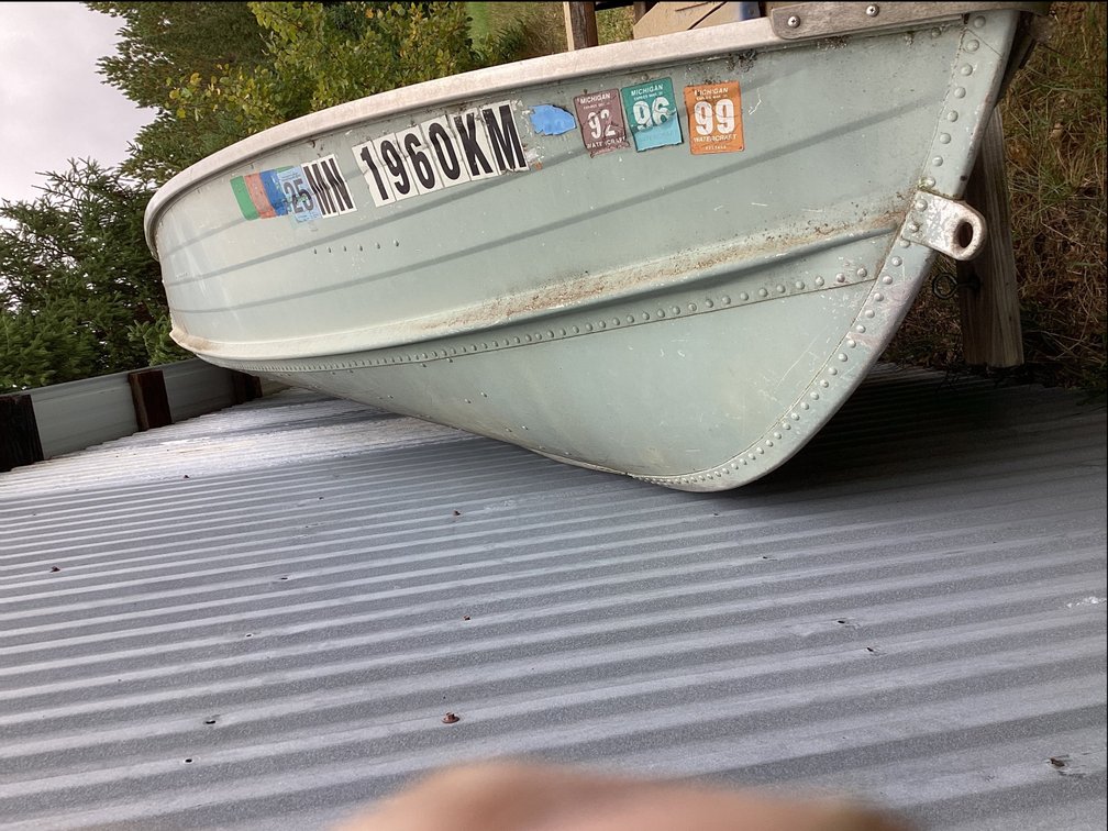 12’ Starcraft aluminum boat with trailer. Nice condition