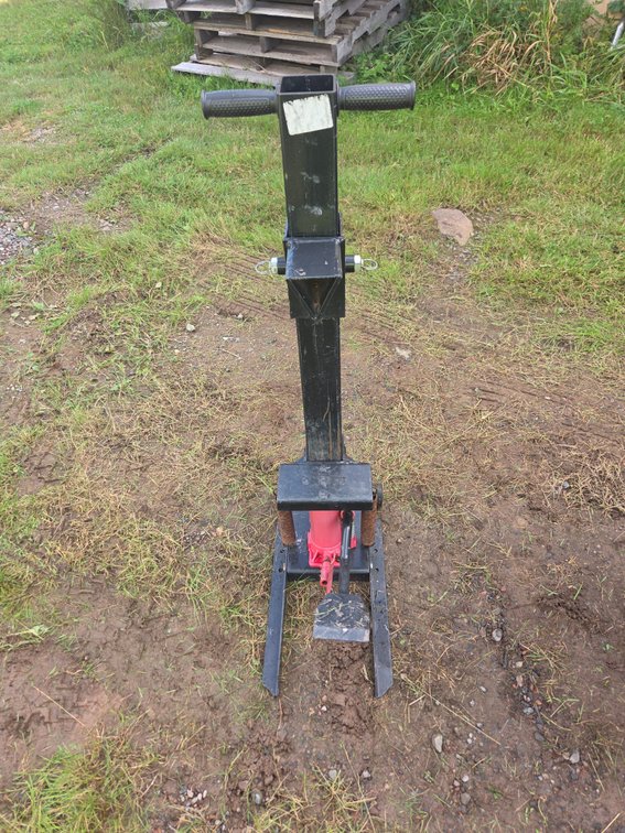Hydraulic Foot-Operated Log Splitter