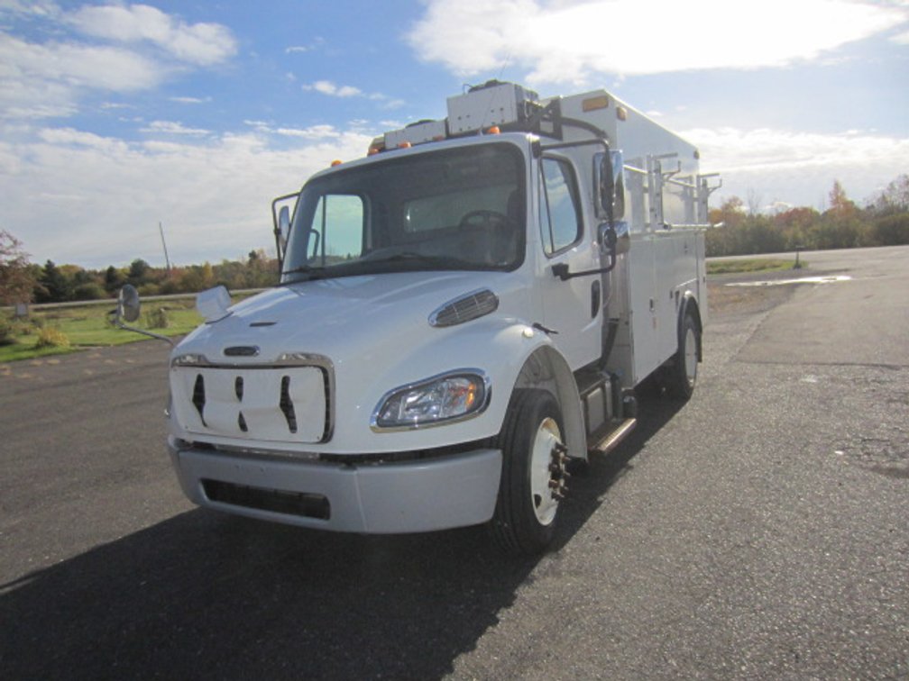 2017 Freightliner M2 106 Utility Truck - VIN 1FVACWDT7HHJF7704