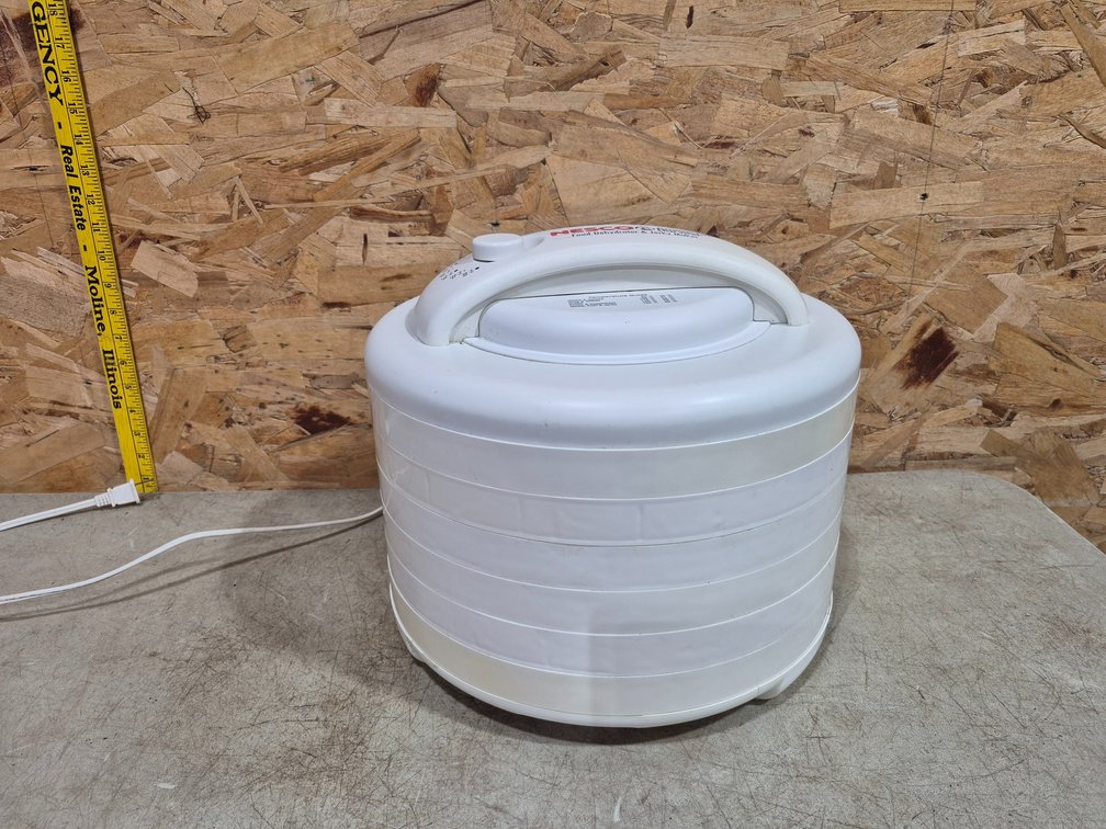 Dehydrator