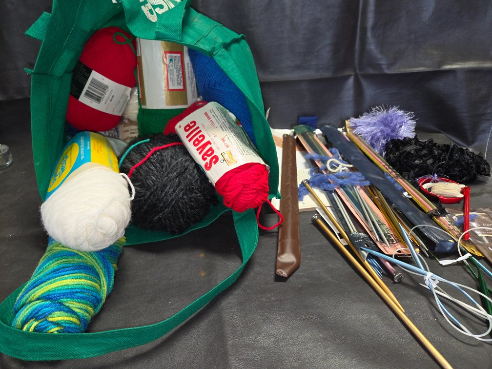 Yarn & Knitting Needles