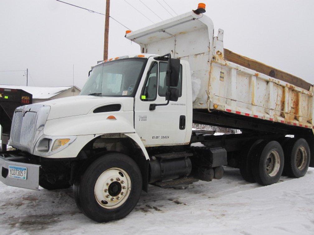 2004 International 7400  DT466 Dump Truck - VIN # 1HTWGAAR64J081372