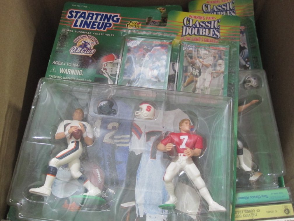 SPORTS COLLECTIBLES & CASSETTES