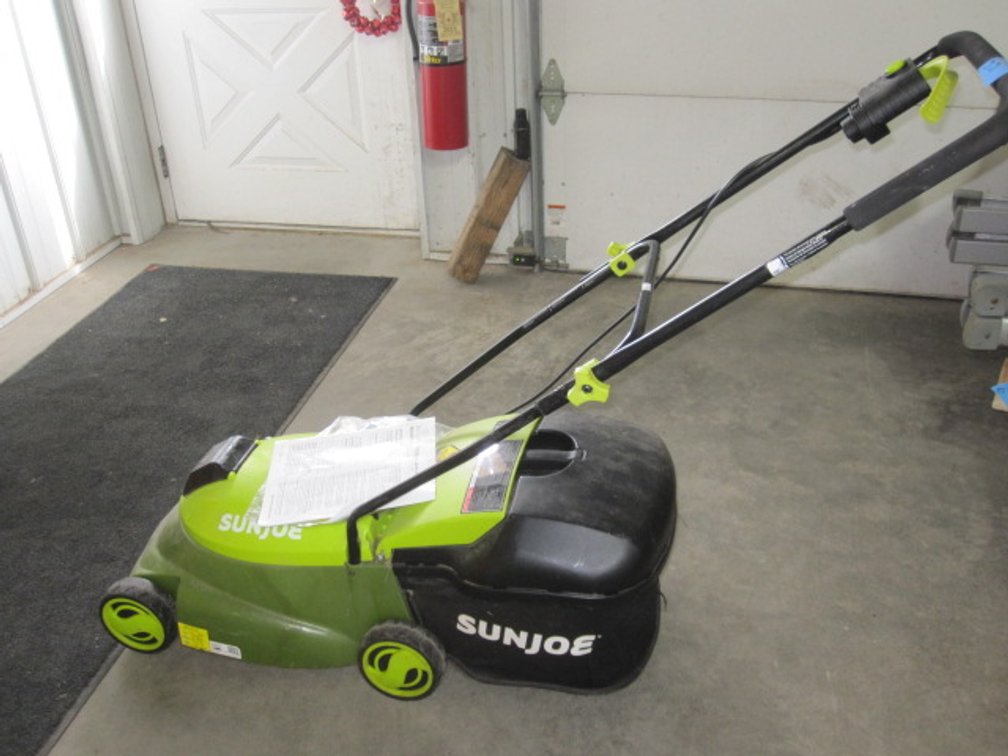 LAWN MOWER