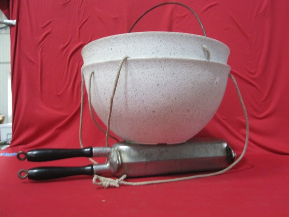HOUSEHOLD ITEMS