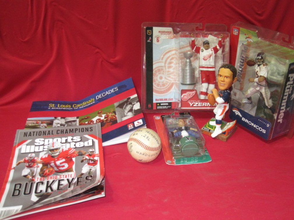 SPORTS COLLECTIBLES