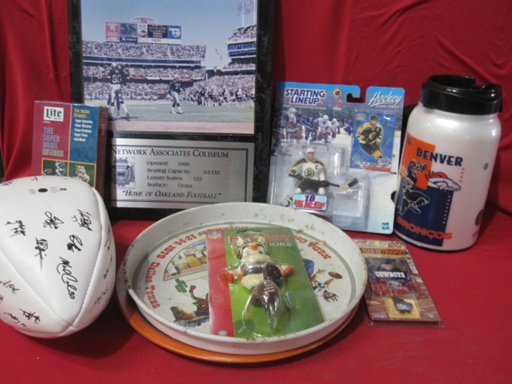 SPORTS COLLECTIBLES