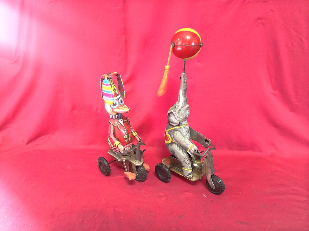 VINTAGE TOYS