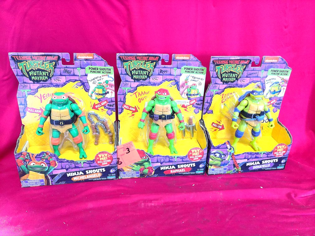 3 NEW NINJA TURTLE ACTION FIGURES