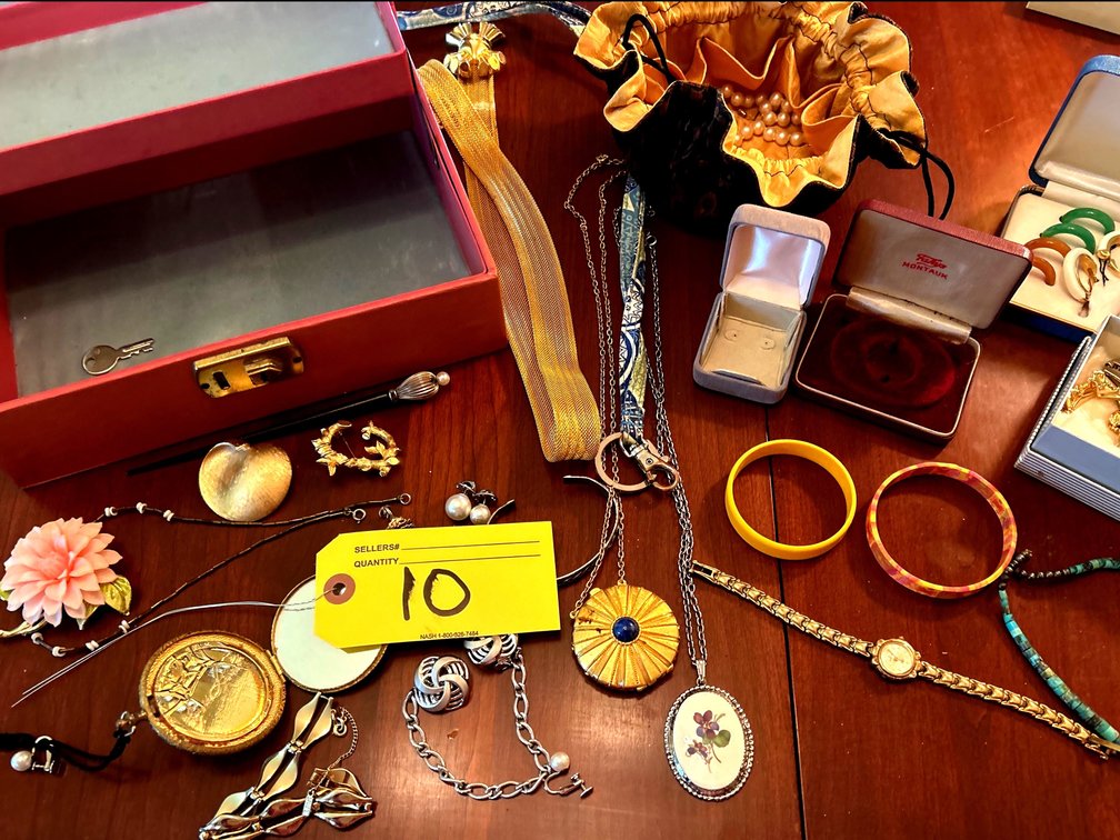 Lot 10