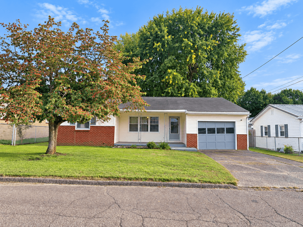 16 Wood Street Ravenswood, WV 26164