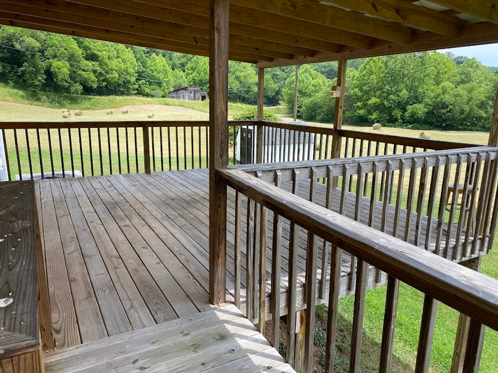 Image for HENNEN TRUST ABSOLUTE REAL ESTATE AUCTION