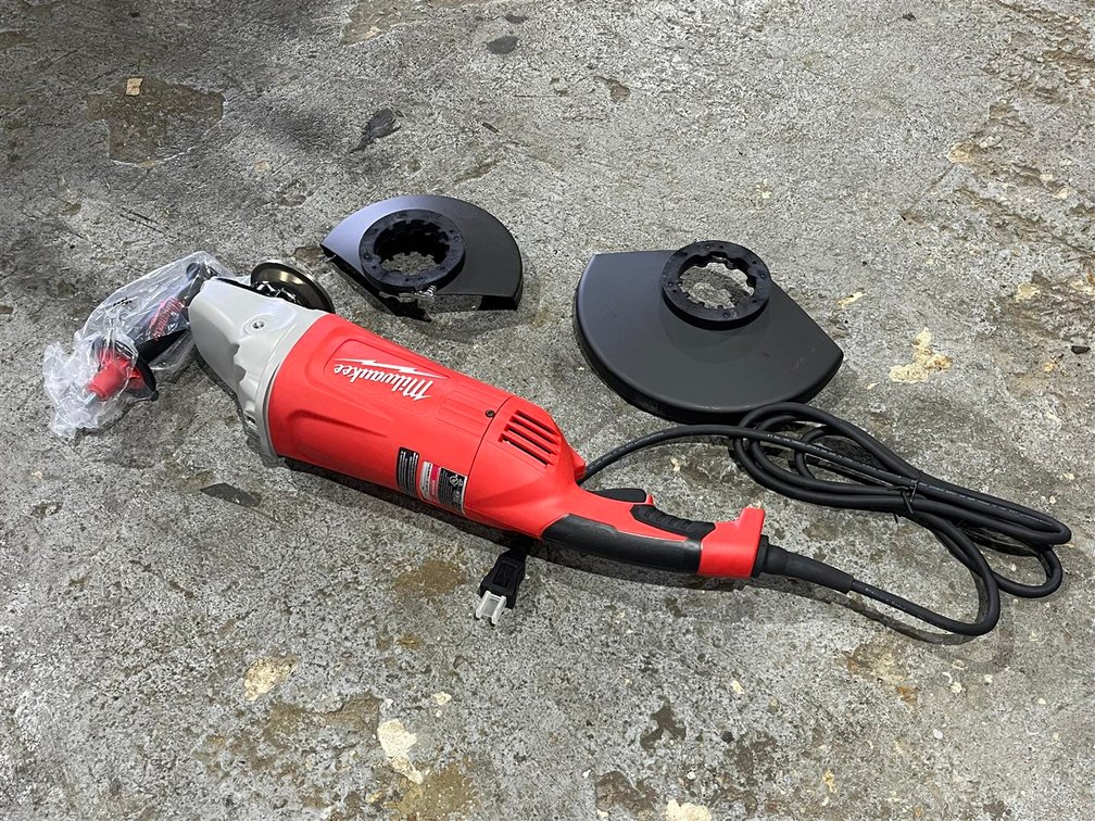 MILWAUKEE 7 INCH/9 INCH LARGE ANGLE GRINDER
