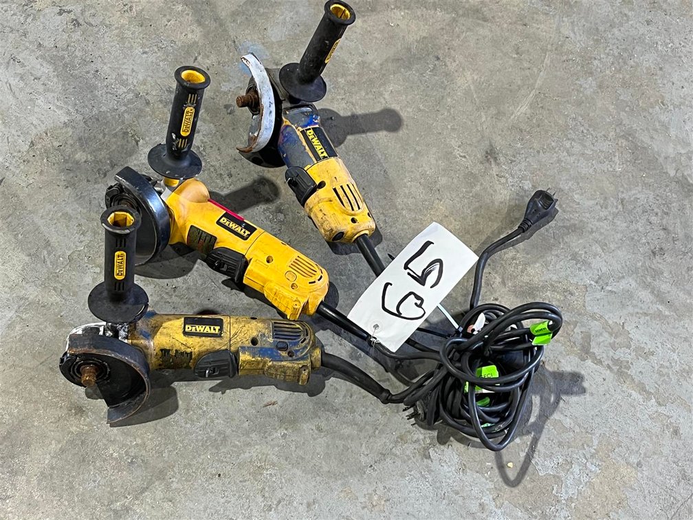 LOT OF THREE DEWALT 4 1/2 INCH ANGLE GRINDERS