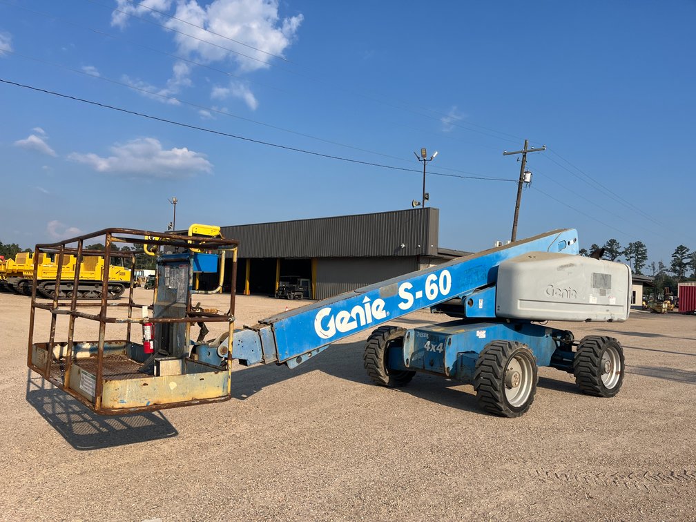GENIE S-60 MANLIFT