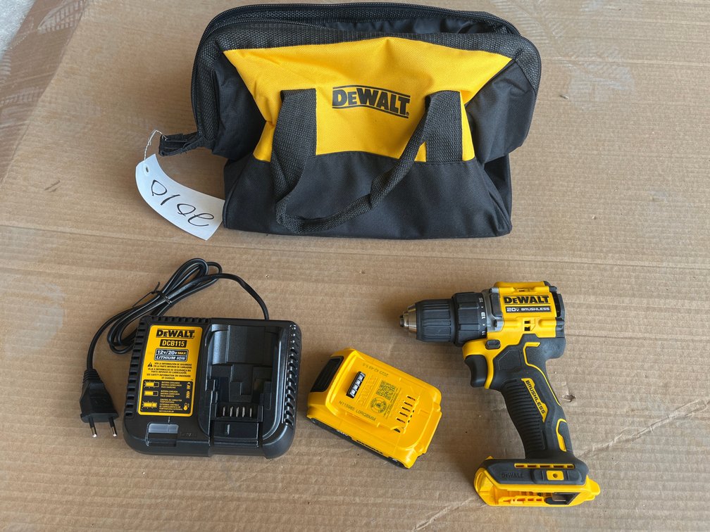 DCD794 DRILL DRIVER 