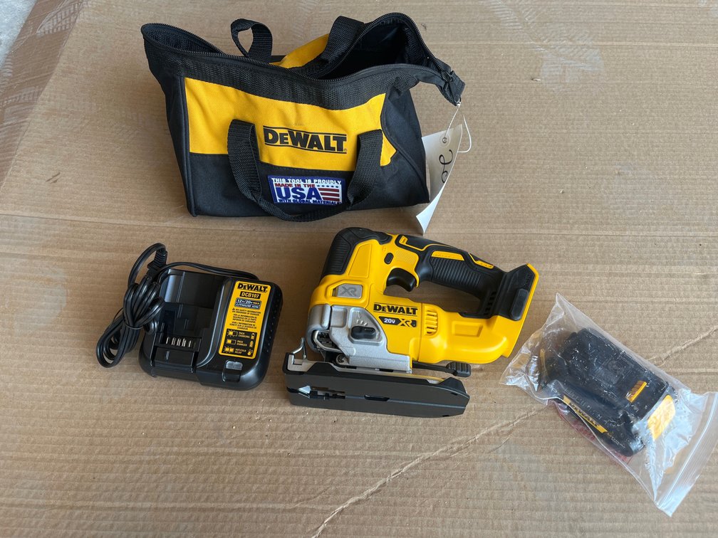 DEWALT DCS334 MULTI SPEED JIGSAW 