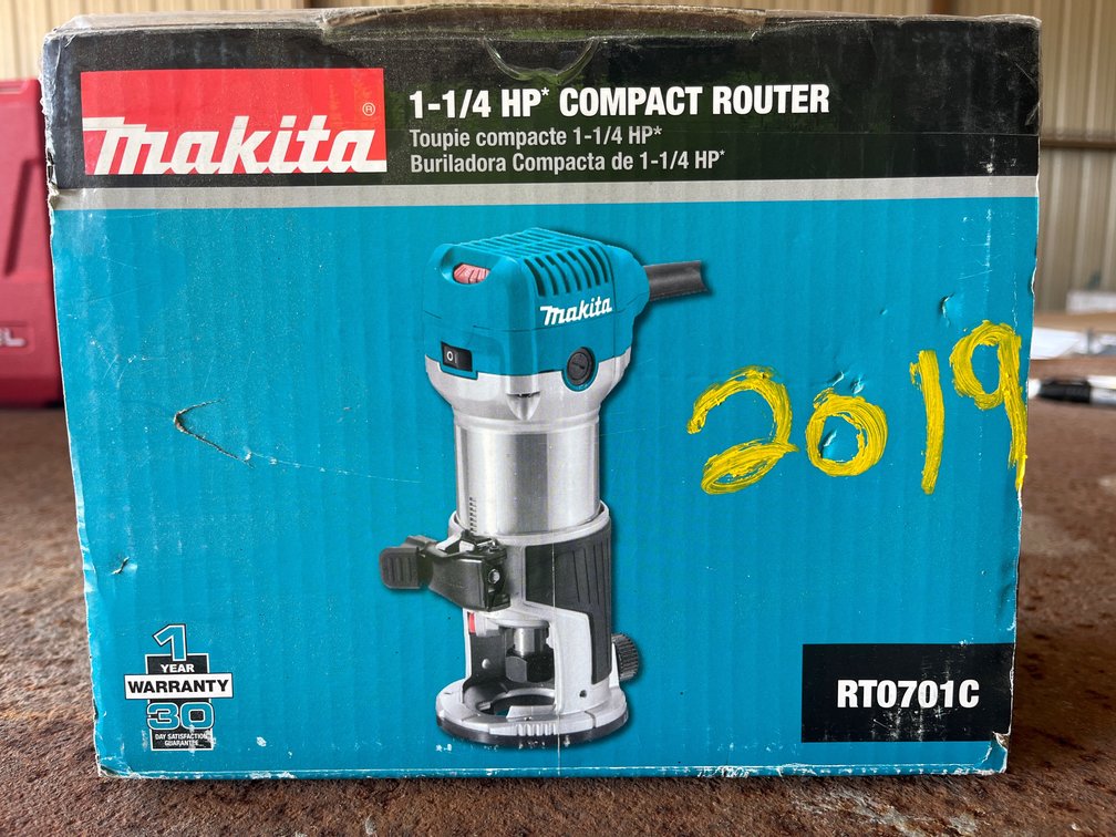 MAKITA COMPACT ROUTER 