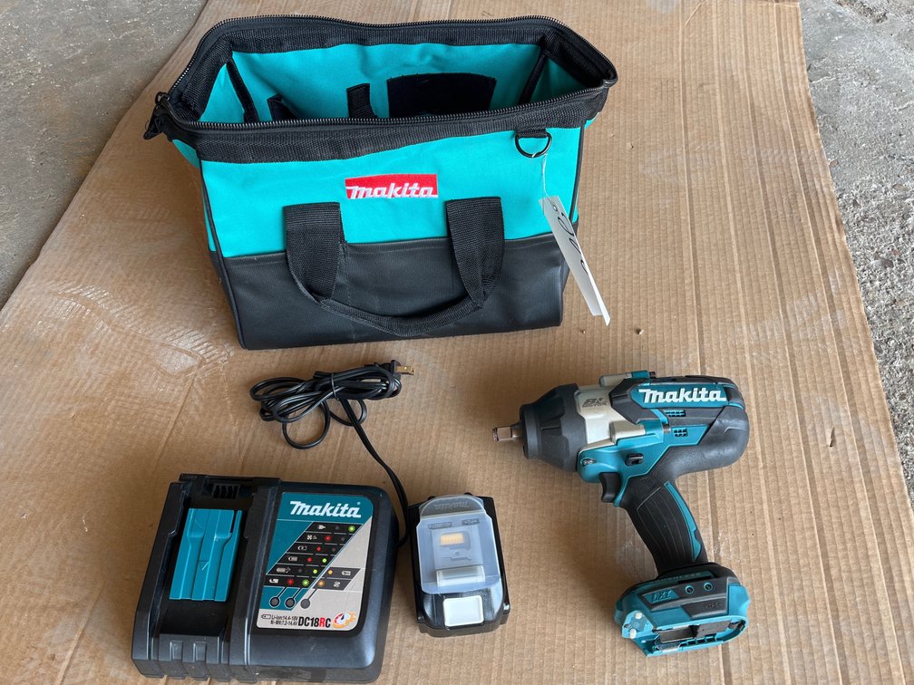 MAKITA XWT08 IMPACT WRENCH 