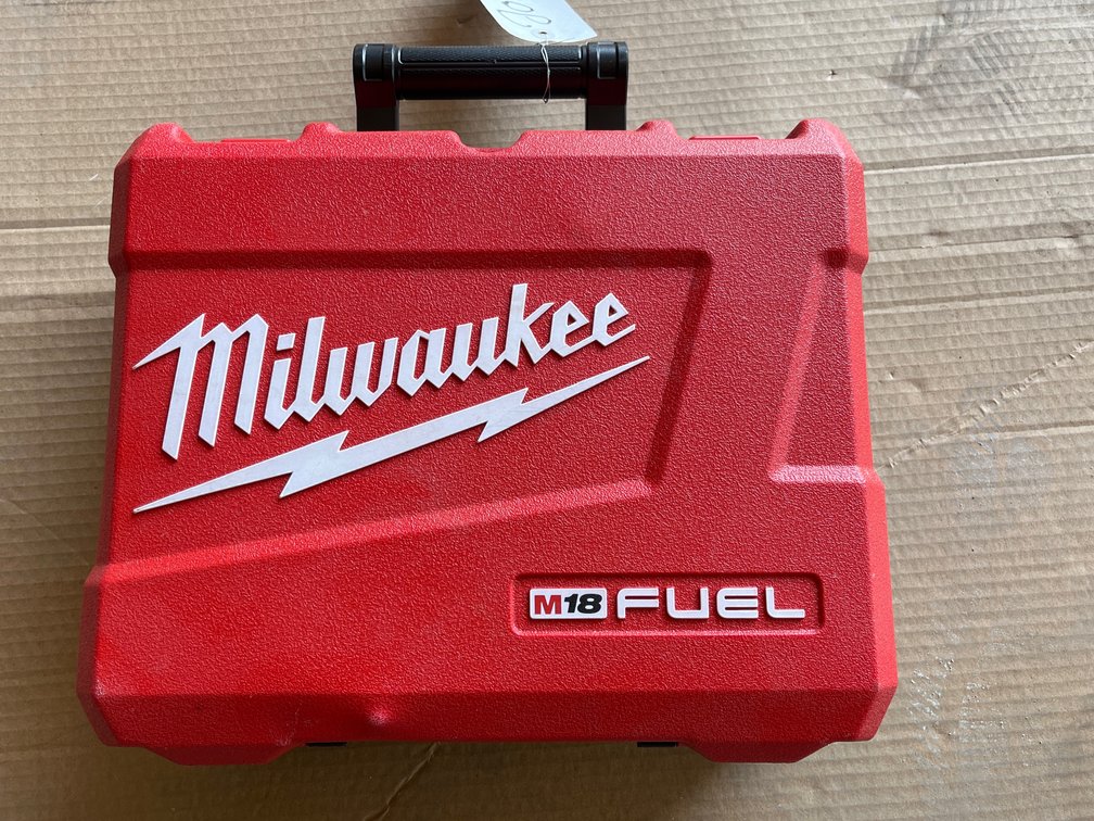 MILWAUKEE DRILL DRIVER 