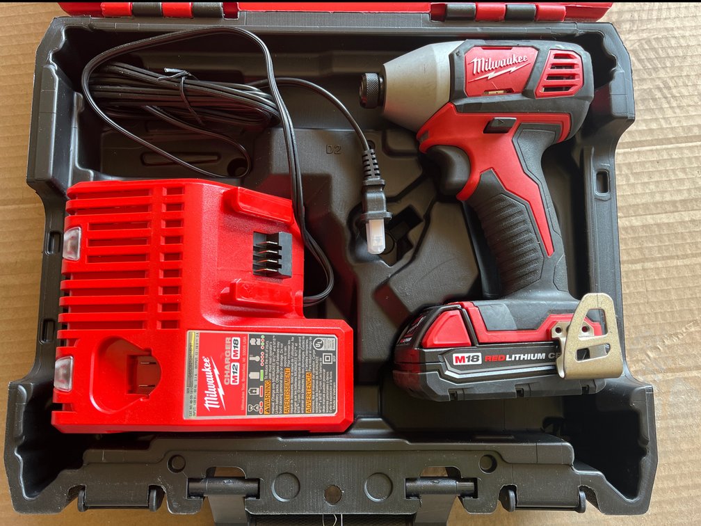 MILWAUKEE IMPACT DRIVER 