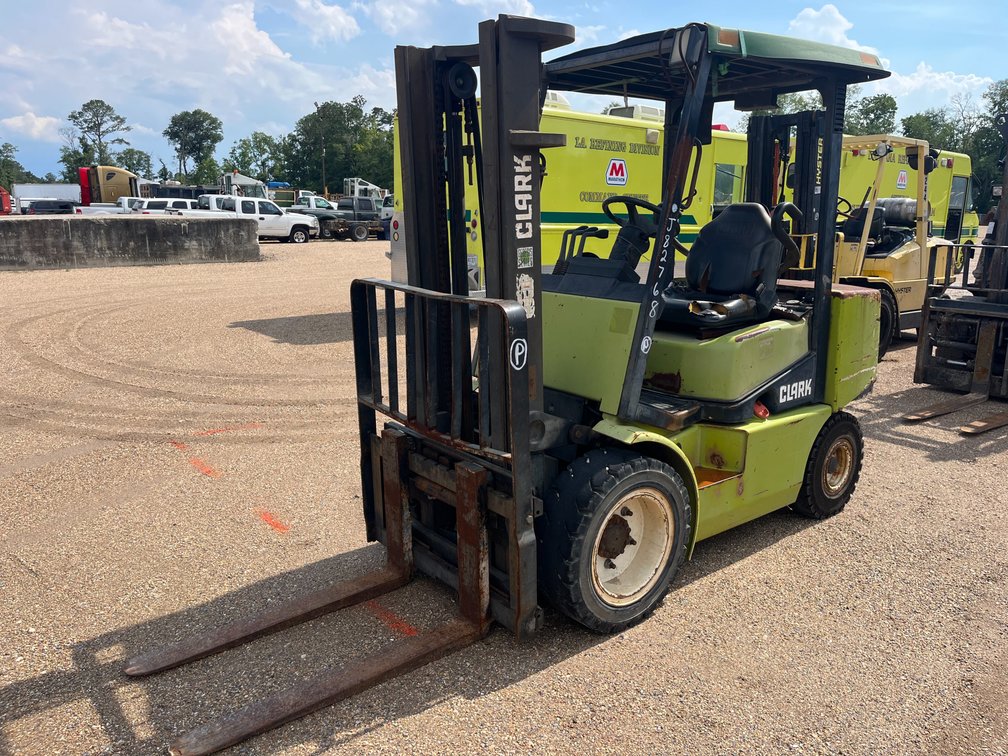 CLARK CGP 30 FORKLIFT