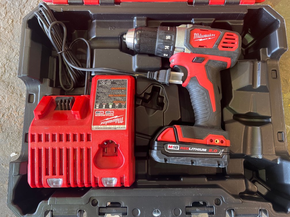 MILWAUKEE  DRILL DRIVER 