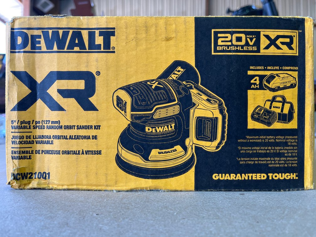 DEWALT XR VARIABLE SPEED RANDOM ORBIT SANDER 
